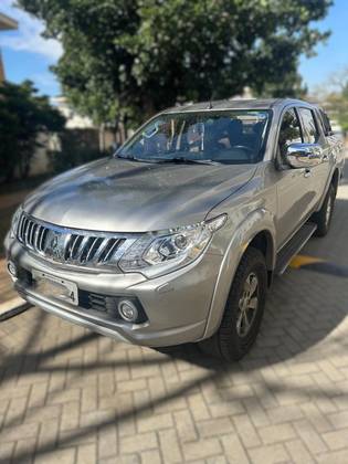 MITSUBISHI L200 TRITON 2.4 16V TURBO DIESEL SPORT HPE TOP CD 4P 4X4 AUTOMÁTICO